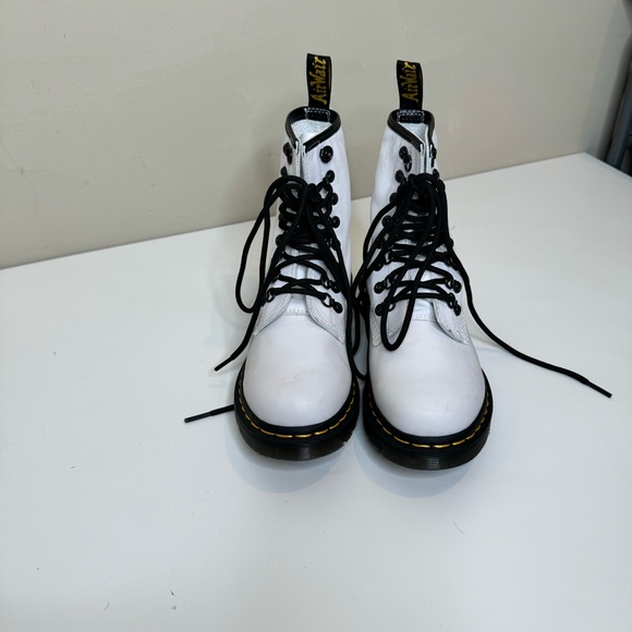 Dr. Marten’s 1460 Virginia Pebbled Leather Laced Boots White Women’s Siz… - Picture 2 of 12